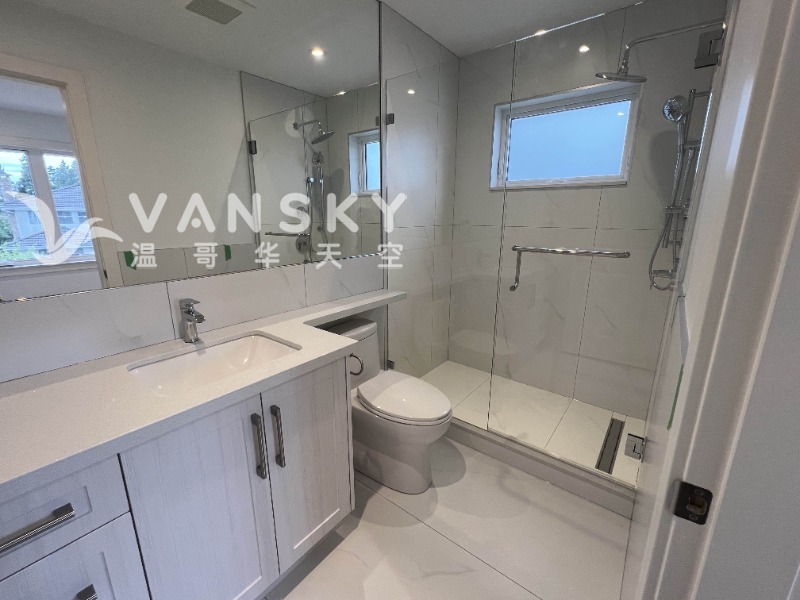 250709210420_5Master Bathroom.jpg